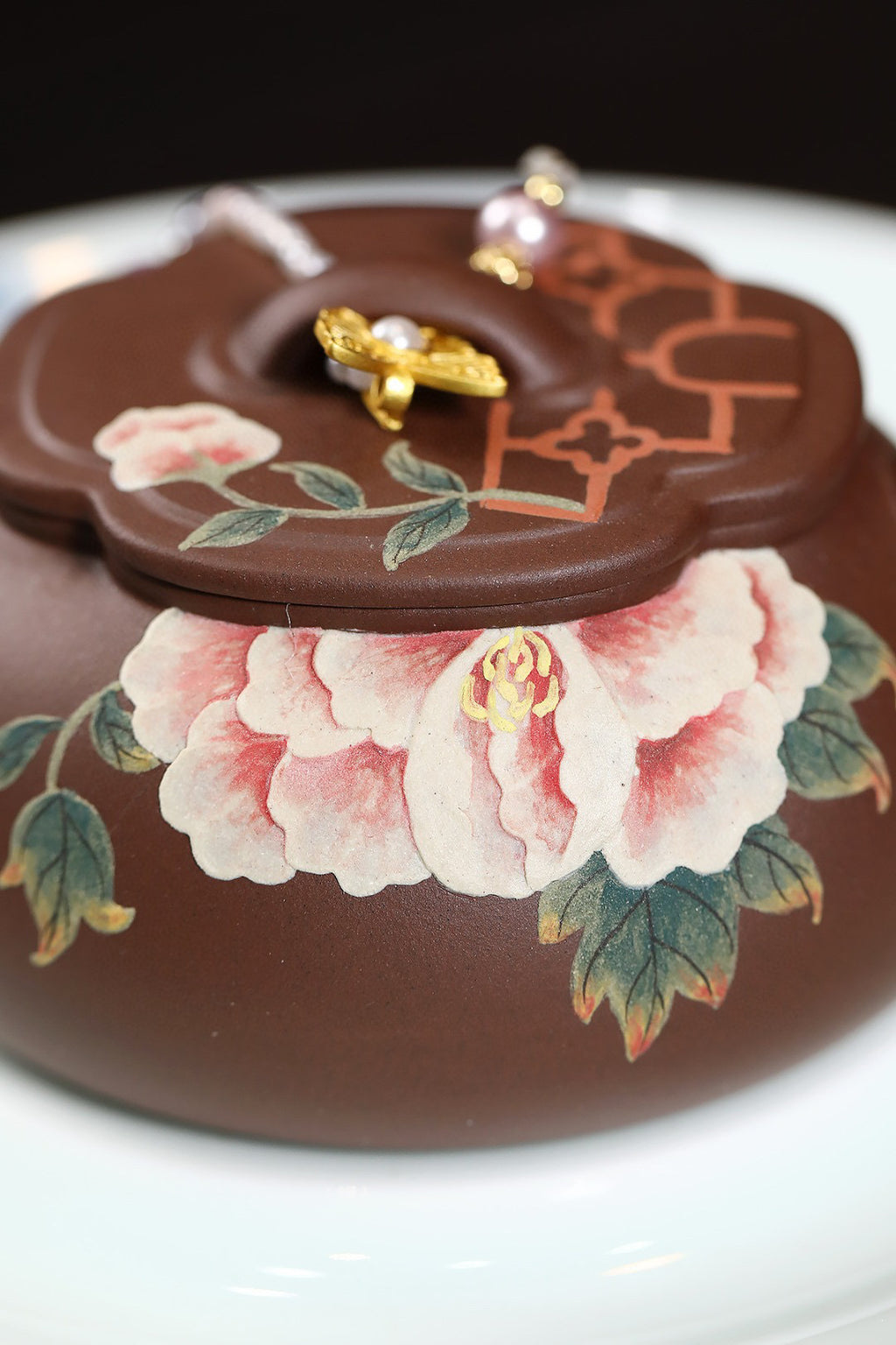 Hai Tang Mu Dan      130cc   - Yixing Zisha Purple Clay Teapot