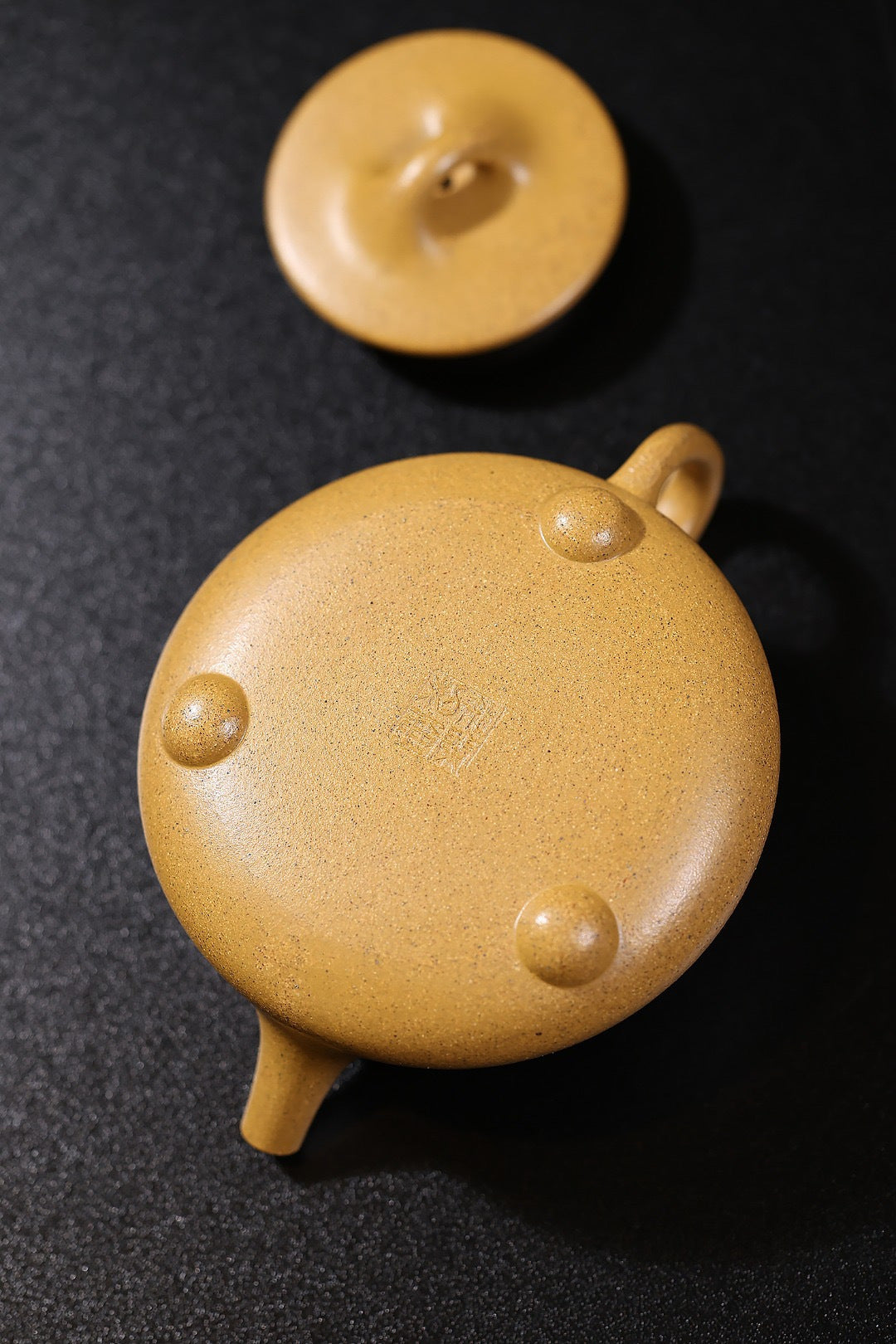 Ping Gai Shi Piao    210cc   - Yixing Zisha Purple Clay Teapot