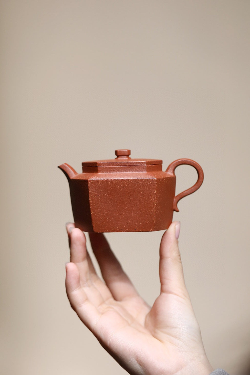 Liu Fang Yun Tai       120cc   - Yixing Zisha Purple Clay Teapot