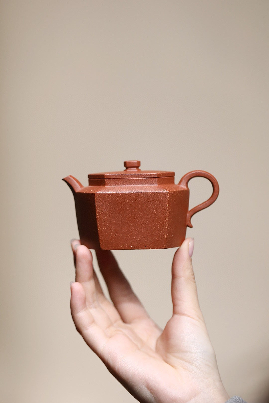 Liu Fang Yun Tai       120cc   - Yixing Zisha Purple Clay Teapot