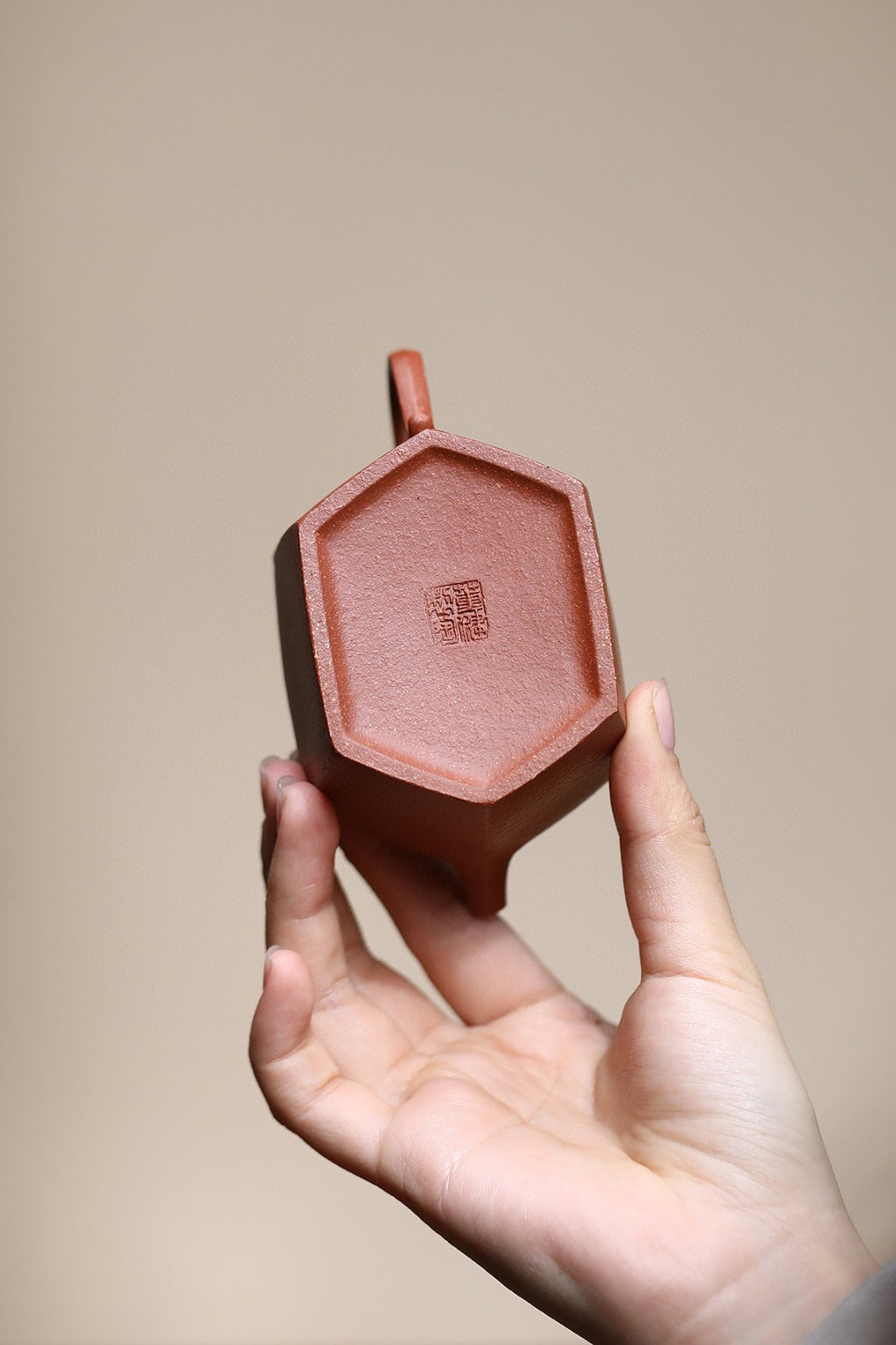 Liu Fang Yun Tai       120cc   - Yixing Zisha Purple Clay Teapot