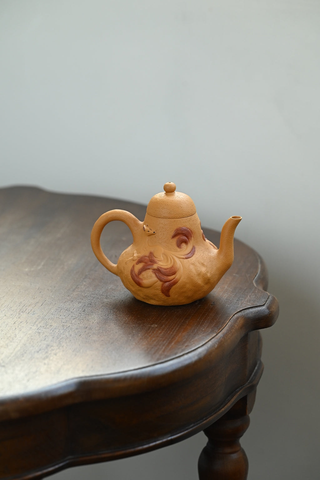Yu Nv Hu    280cc   - Yixing Zisha Purple Clay Teapot