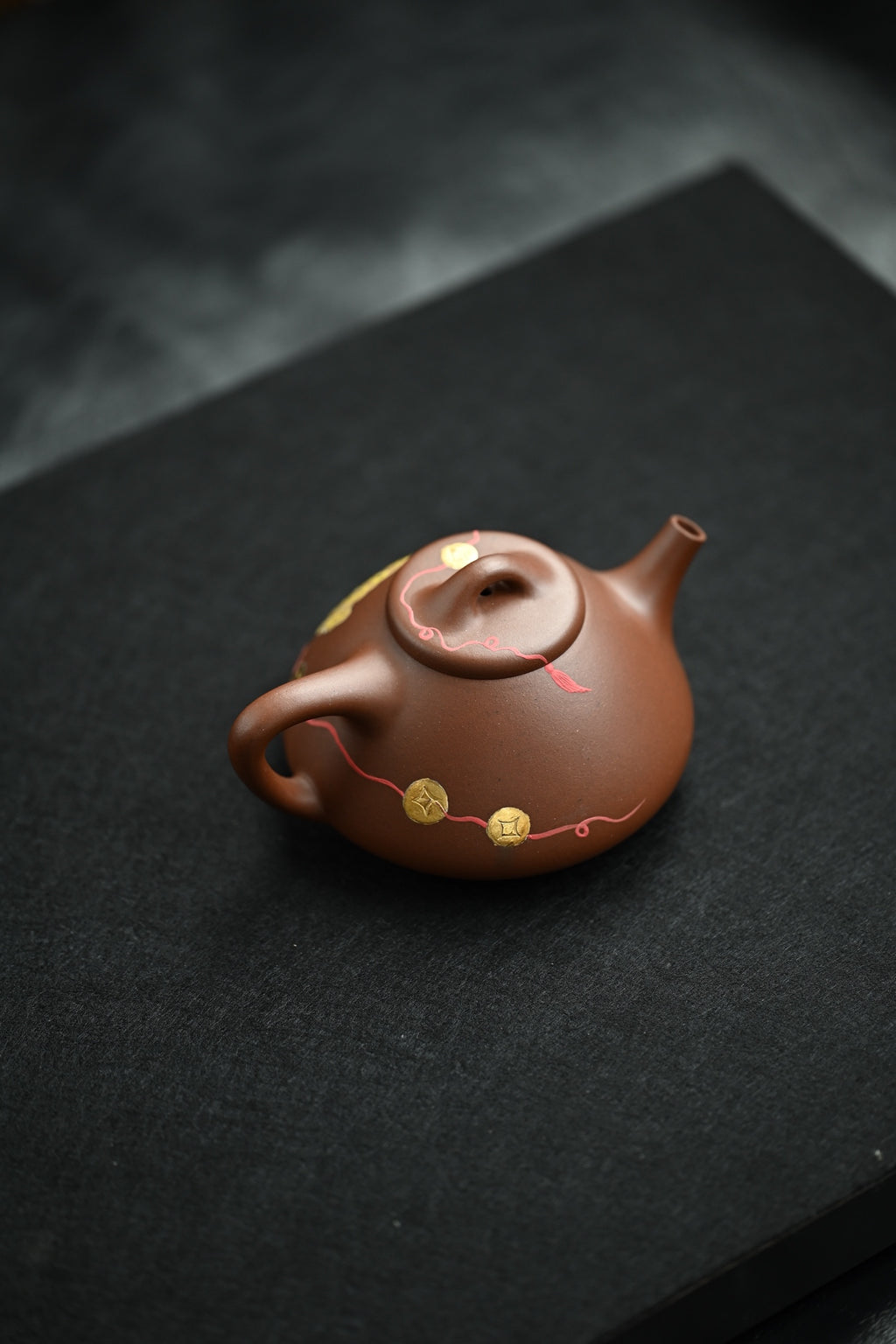 Zi Ye Shi Piao      180cc   - Yixing Zisha Purple Clay Teapot