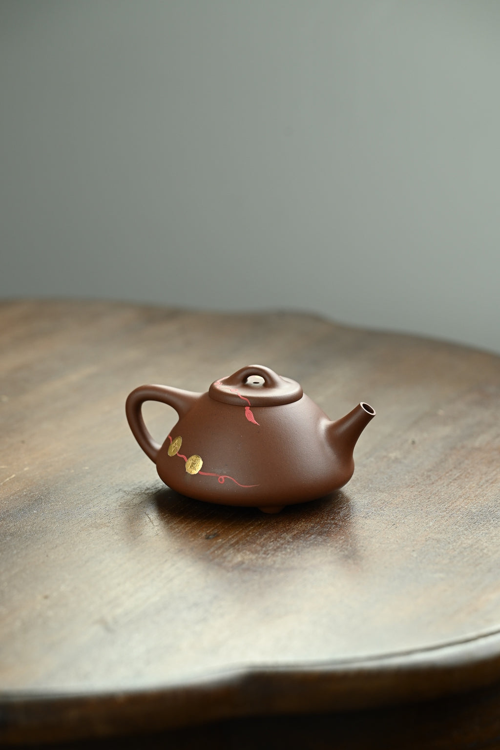 Zi Ye Shi Piao      180cc   - Yixing Zisha Purple Clay Teapot