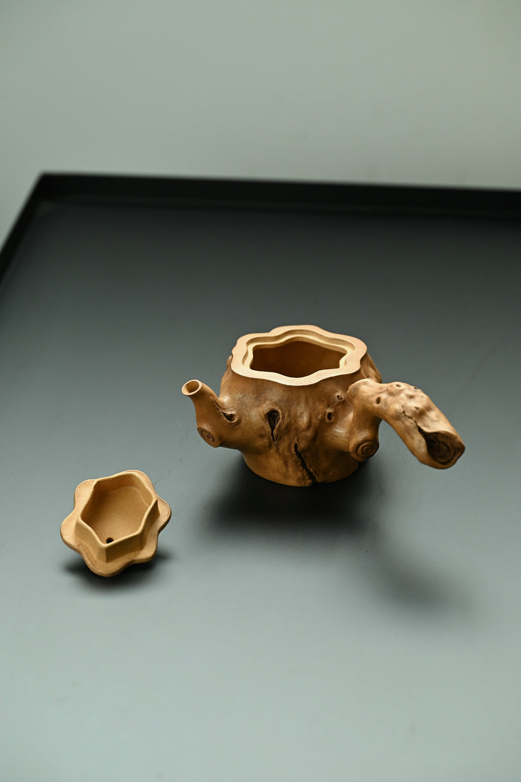 Ce Ba Fu Chan       190cc   - Yixing Zisha Purple Clay Teapot