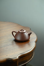 Lian Yun Shi Piao       280cc   - Yixing Zisha Purple Clay Teapot