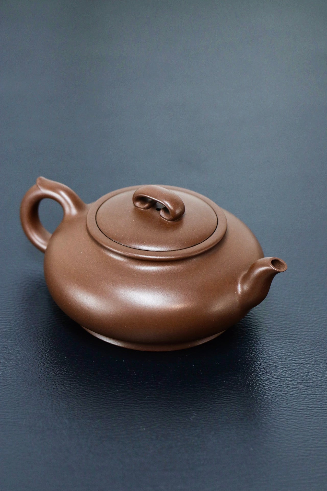 Ru Yi     260cc   - Yixing Zisha Purple Clay Teapot