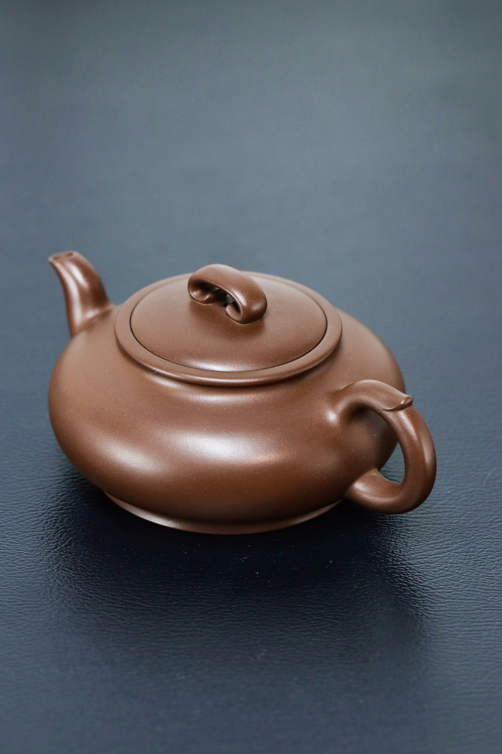 Ru Yi     260cc   - Yixing Zisha Purple Clay Teapot