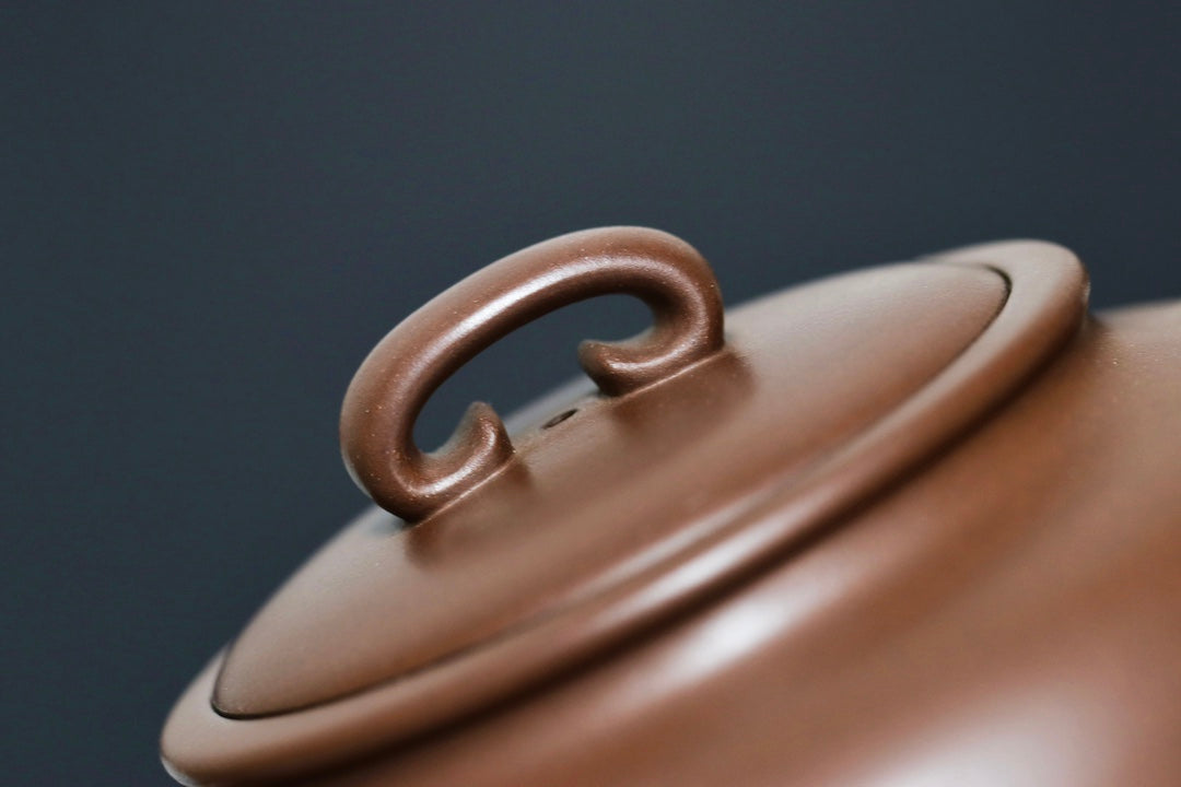 Ru Yi     260cc   - Yixing Zisha Purple Clay Teapot