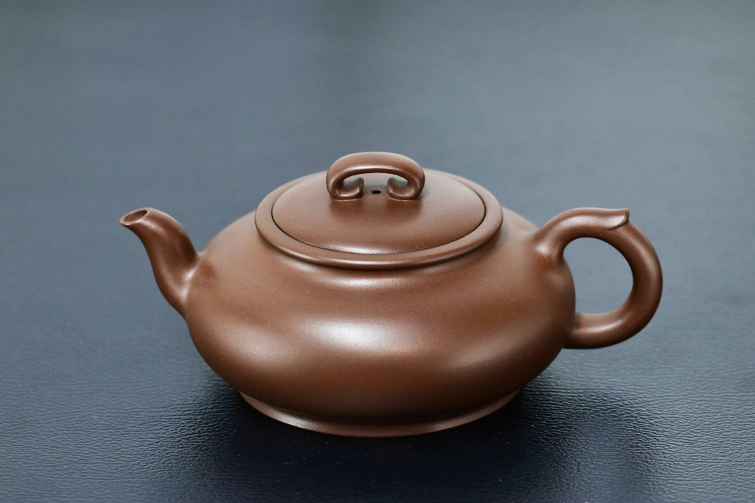 Ru Yi     260cc   - Yixing Zisha Purple Clay Teapot