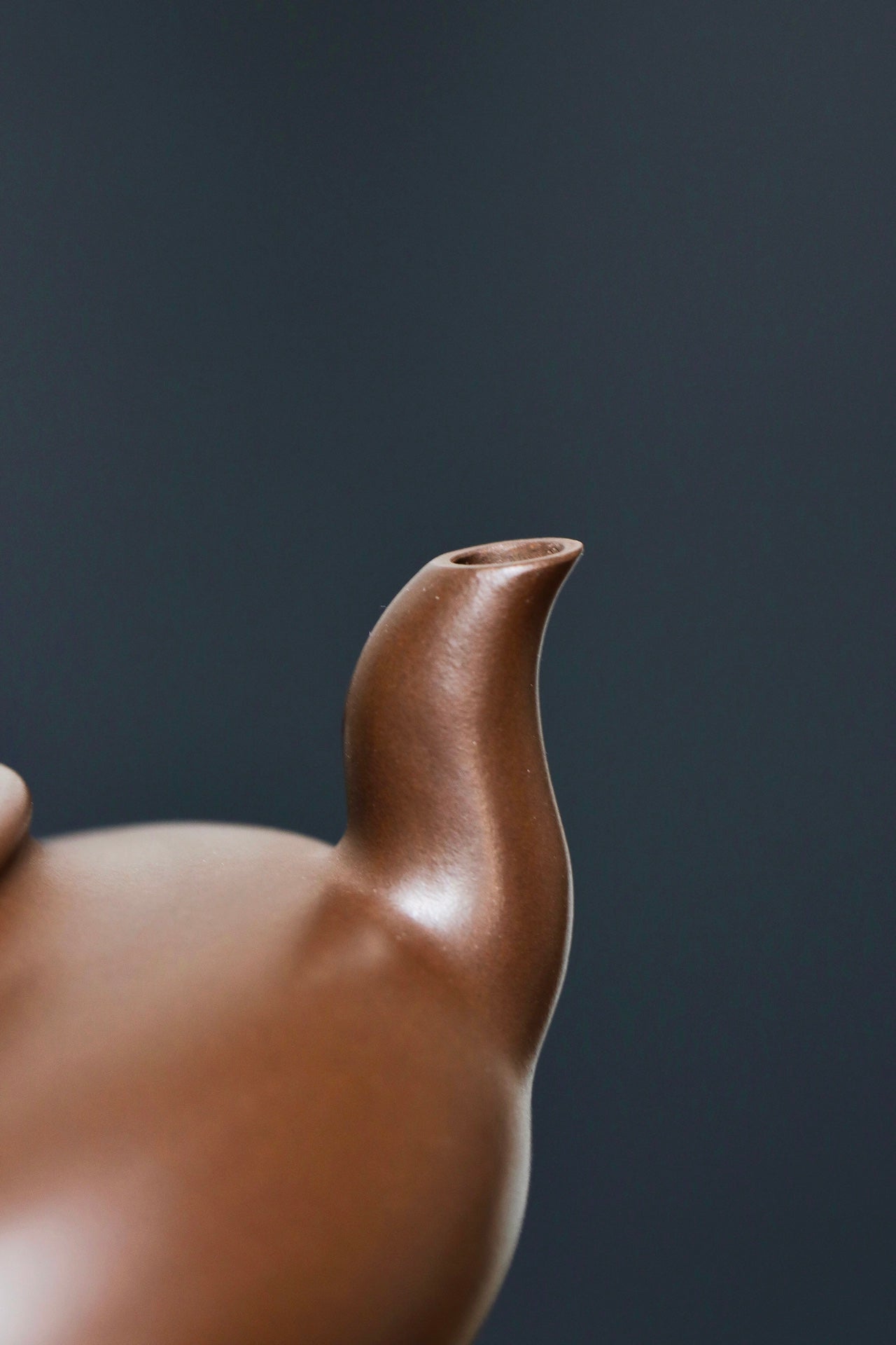 Ru Yi     260cc   - Yixing Zisha Purple Clay Teapot