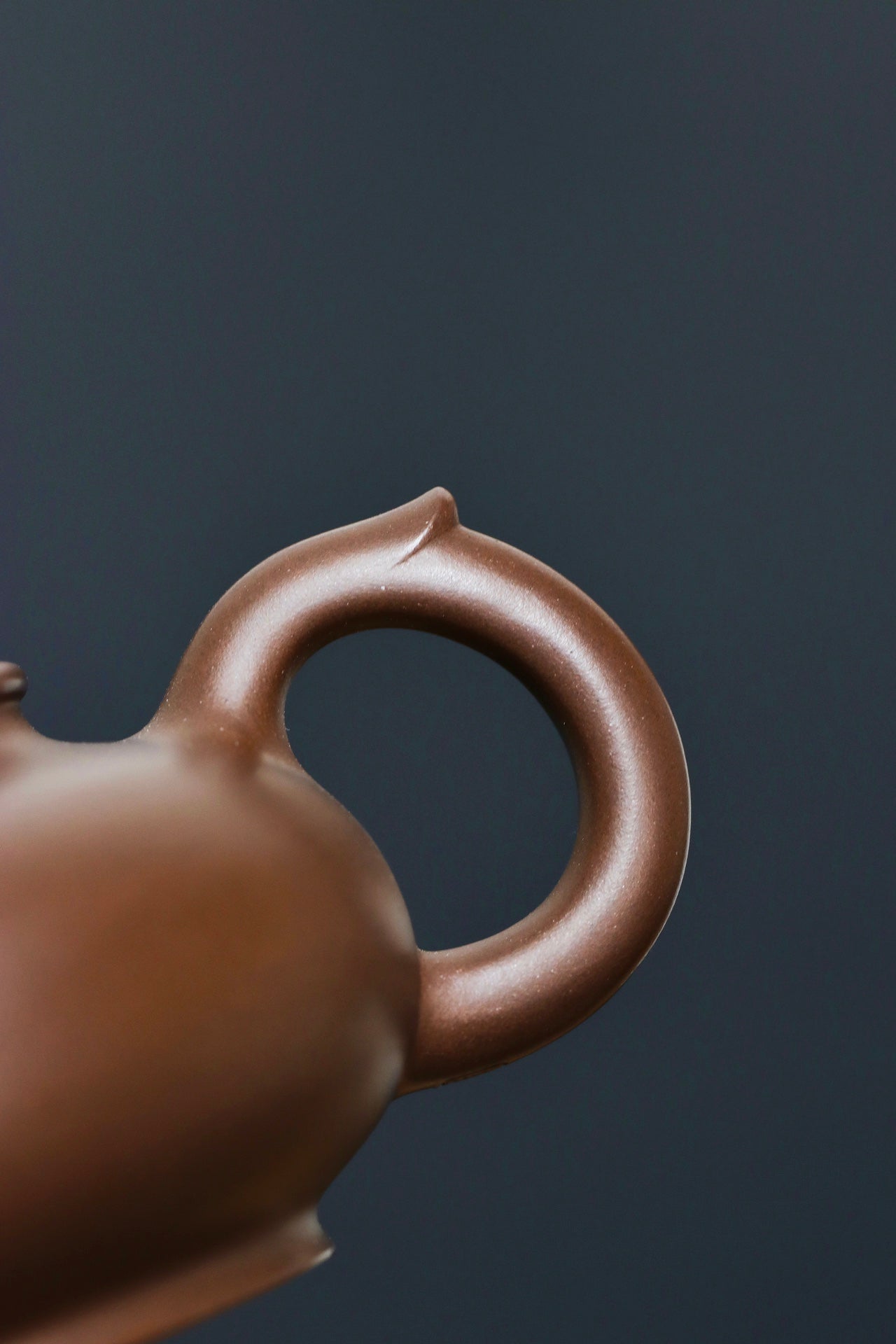Ru Yi     260cc   - Yixing Zisha Purple Clay Teapot