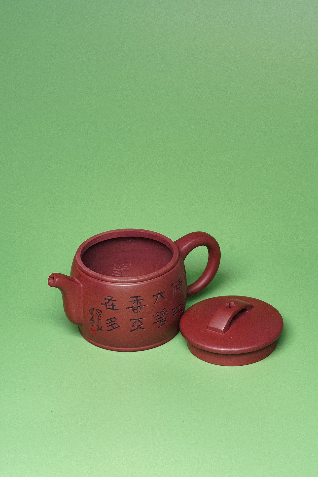 Han Wa Hu    350cc   - Yixing Zisha Purple Clay Teapot