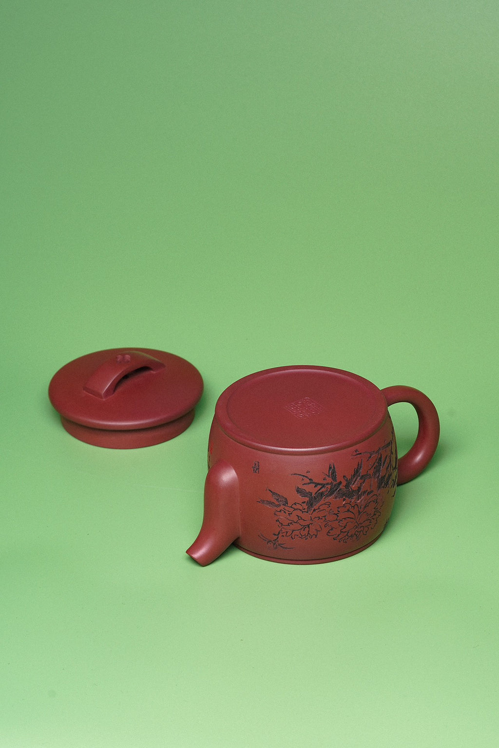 Han Wa Hu    350cc   - Yixing Zisha Purple Clay Teapot