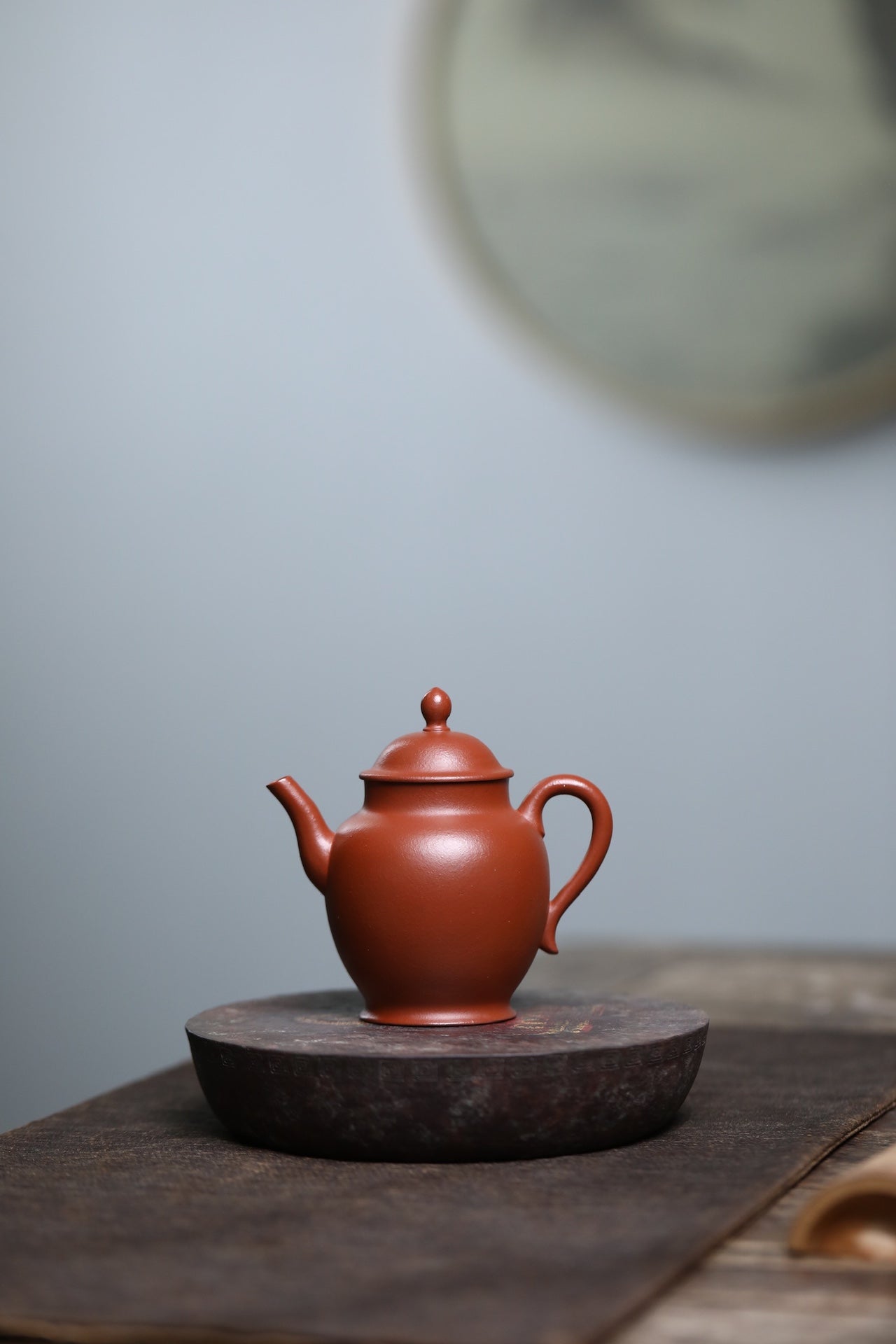 Wu Jin Gong Deng      100cc   - Yixing Zisha Purple Clay Teapot