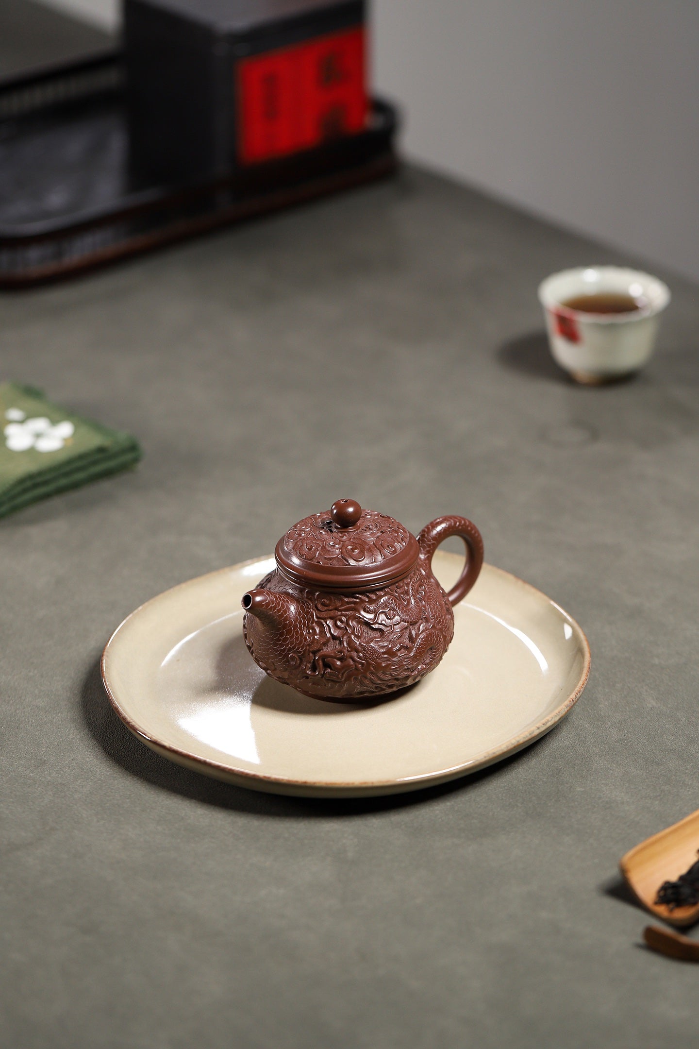 Pan Hu     150cc   - Yixing Zisha Purple Clay Teapot