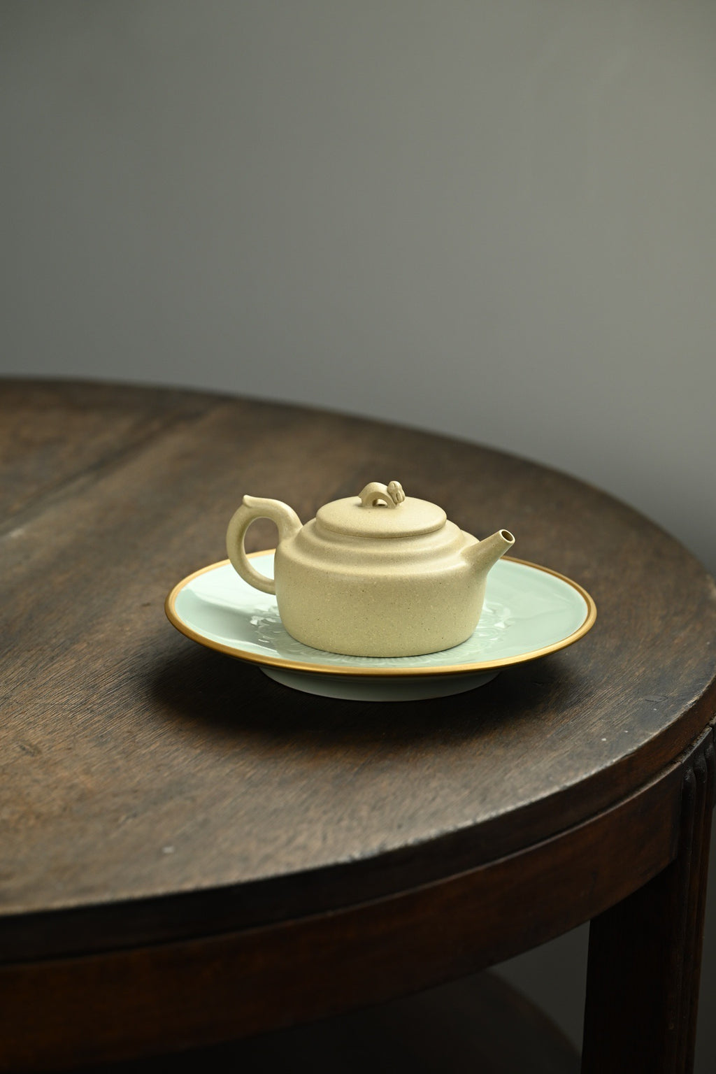 Yu Tu Cheng Xiang     200cc   - Yixing Zisha Purple Clay Teapot