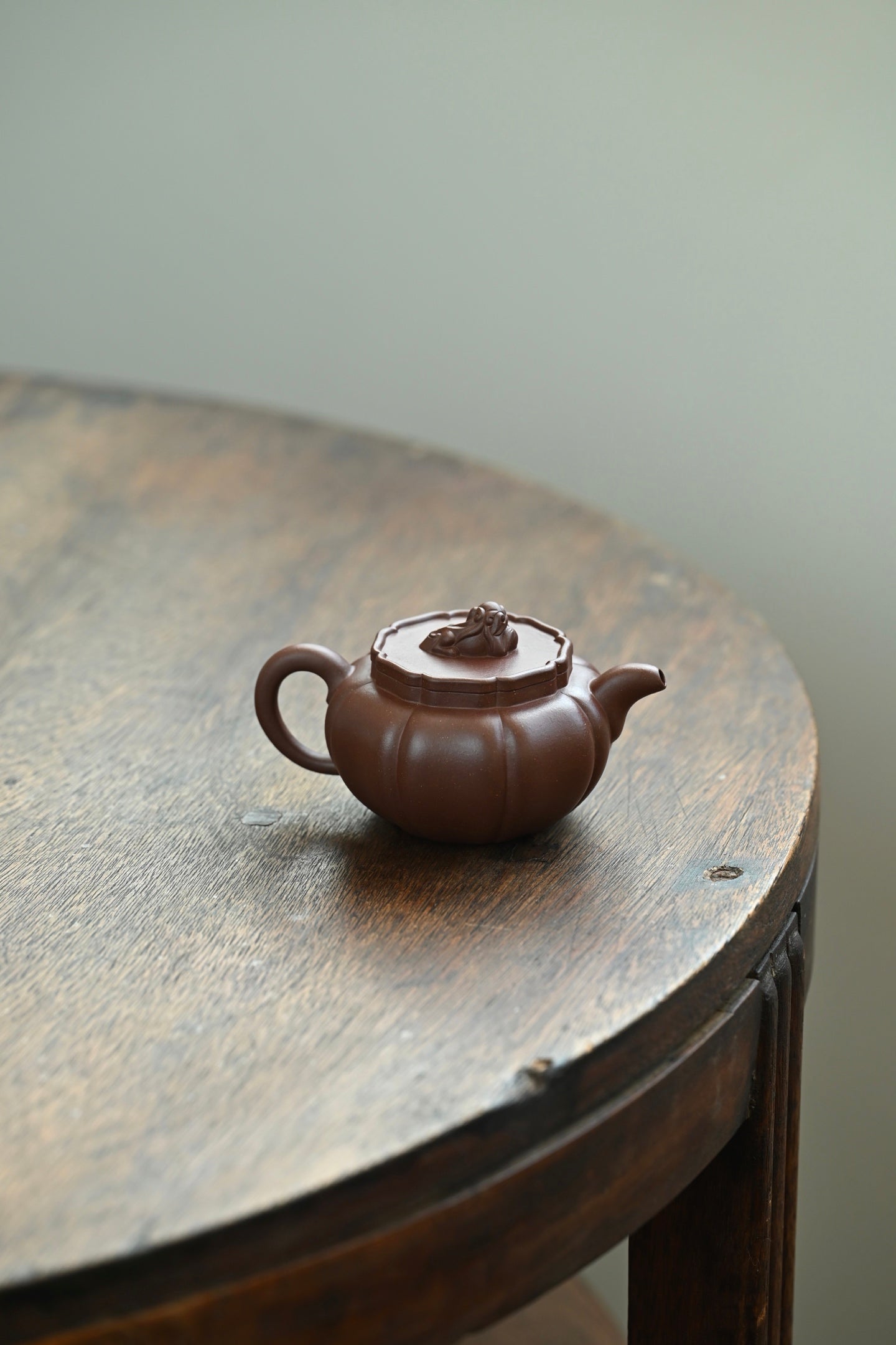 Shi Qiu     180cc   - Yixing Zisha Purple Clay Teapot