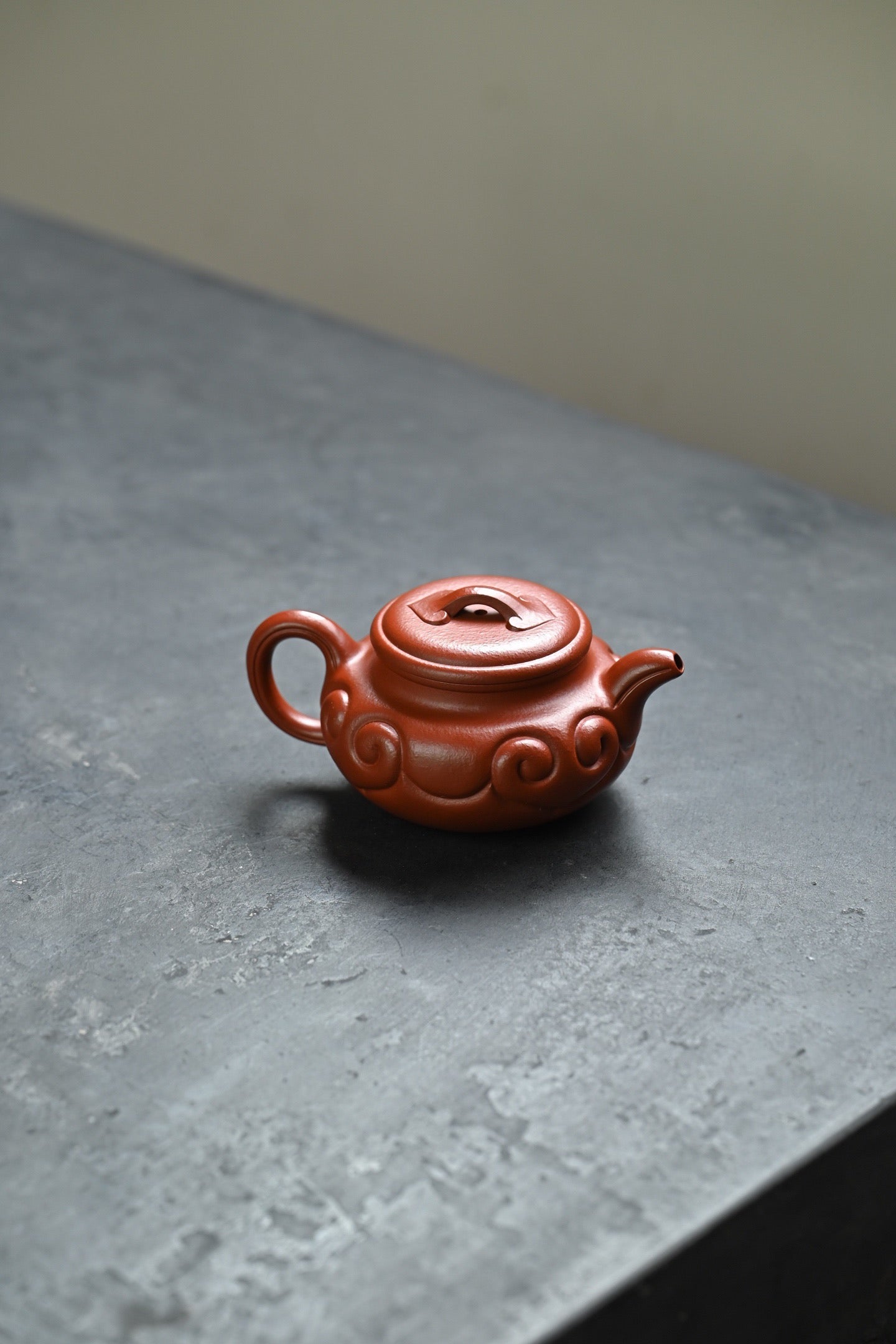 Fang Gu Ru Yi      210cc   - Yixing Zisha Purple Clay Teapot