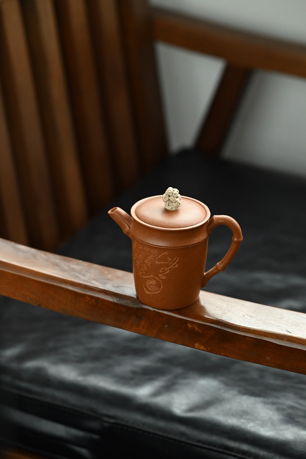 Ling Zhu    170cc   - Yixing Zisha Purple Clay Teapot