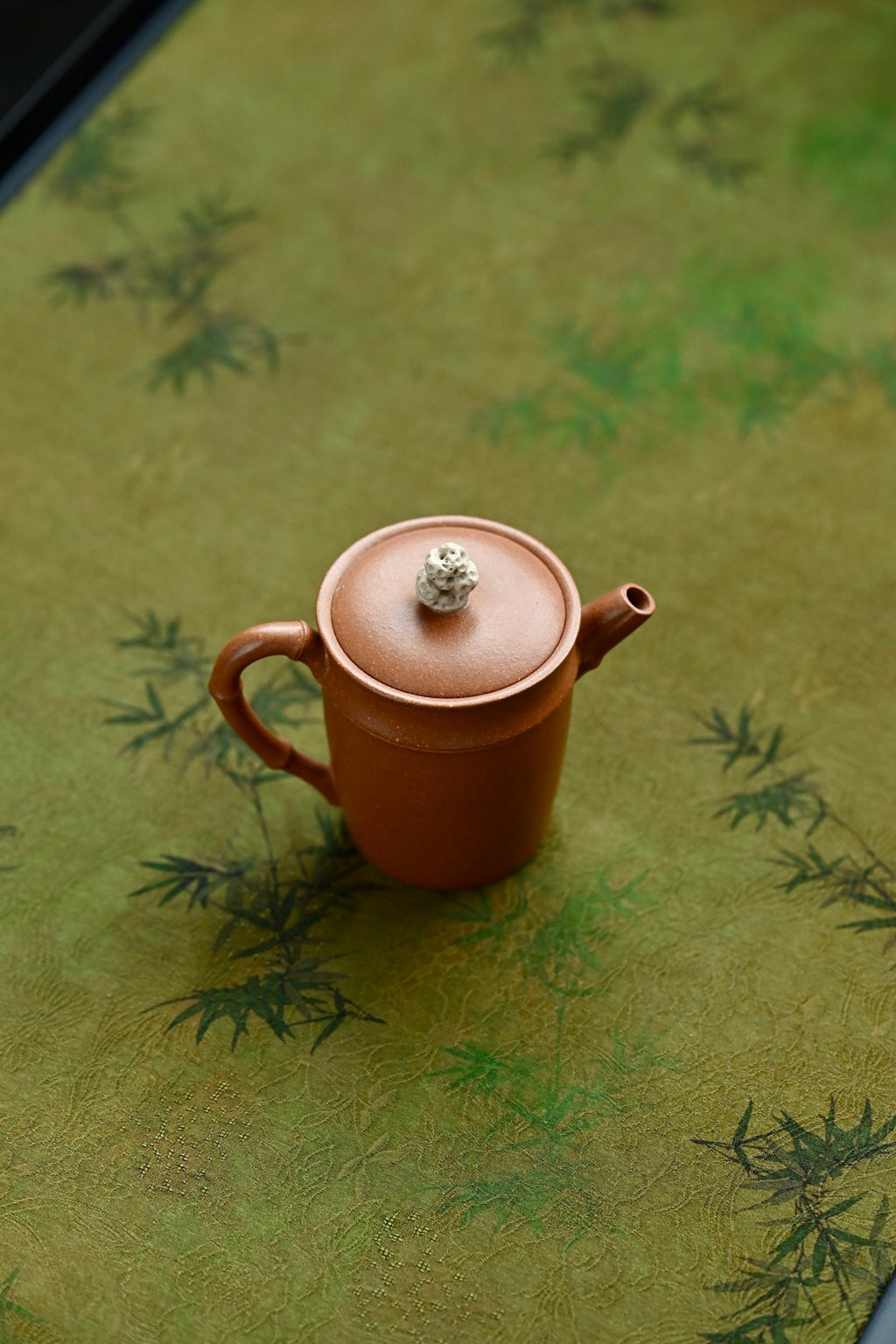 Ling Zhu    170cc   - Yixing Zisha Purple Clay Teapot