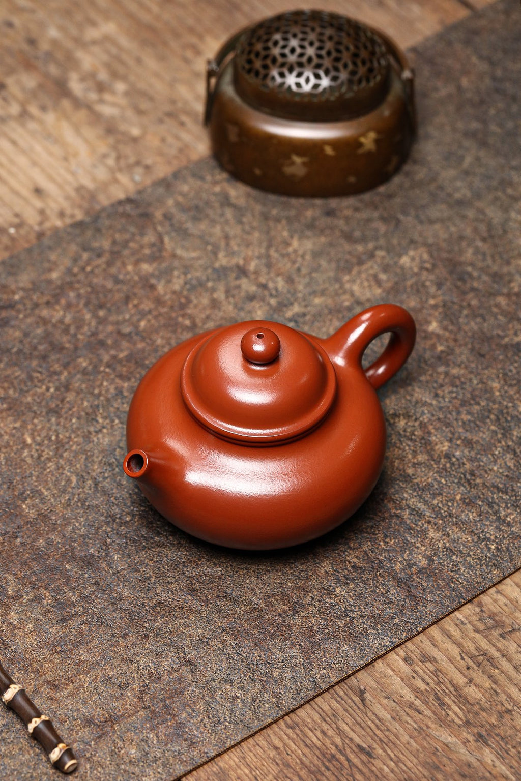 Rong Tian     210cc   - Yixing Zisha Purple Clay Teapot