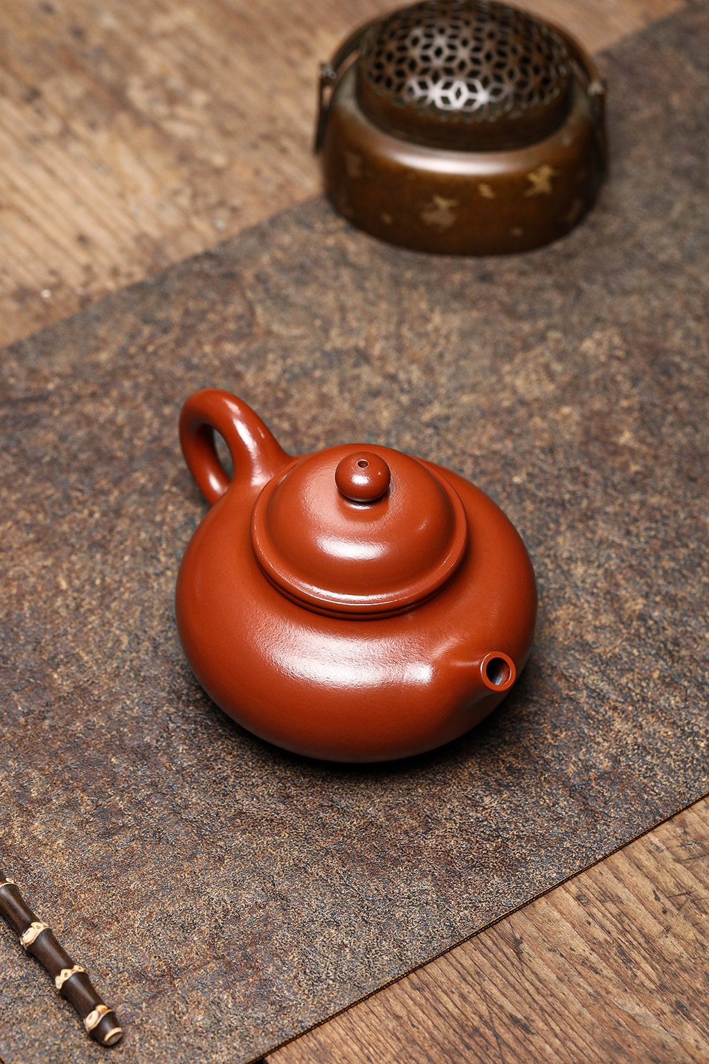 Rong Tian     210cc   - Yixing Zisha Purple Clay Teapot