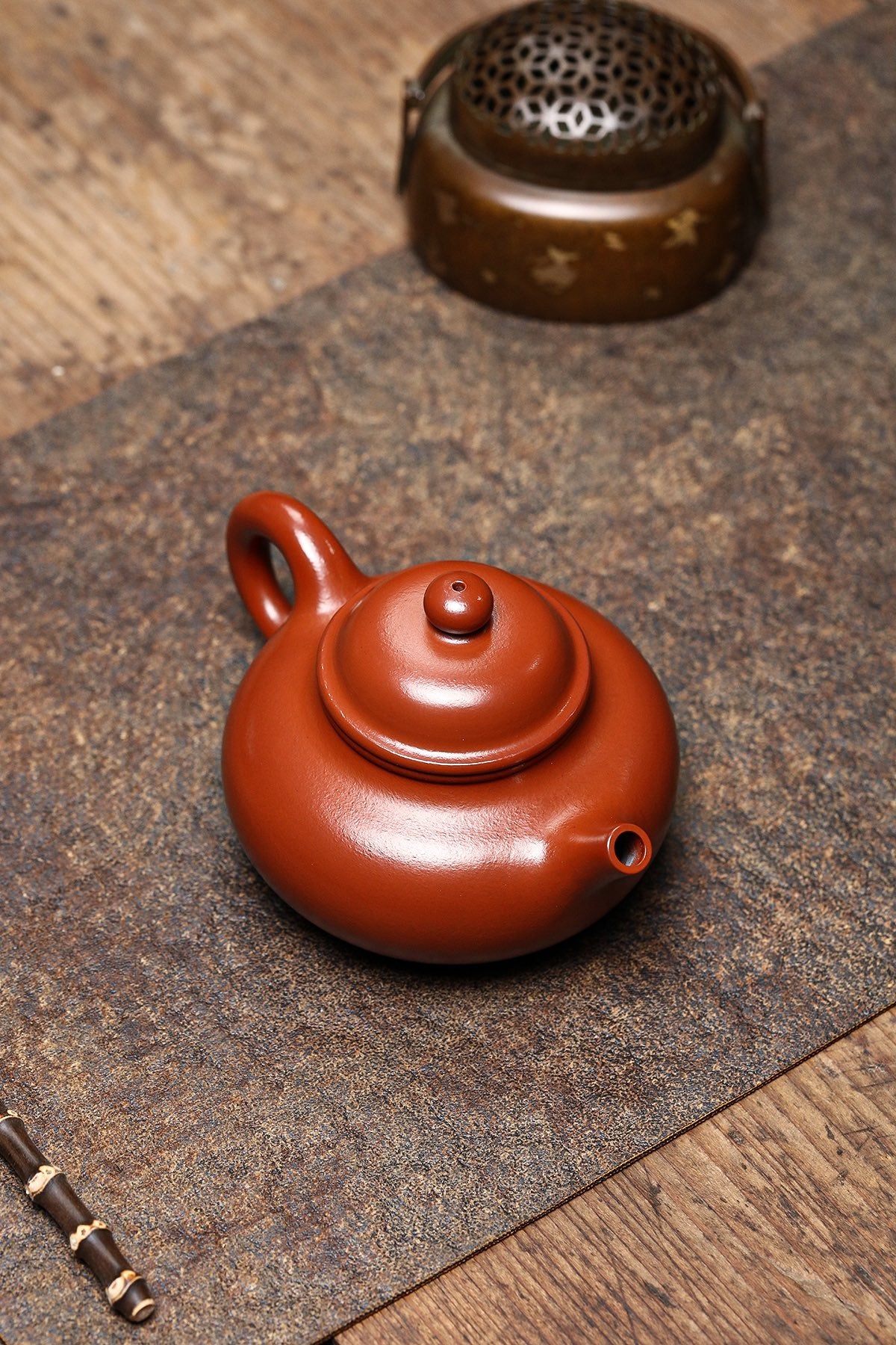 Rong Tian     210cc   - Yixing Zisha Purple Clay Teapot