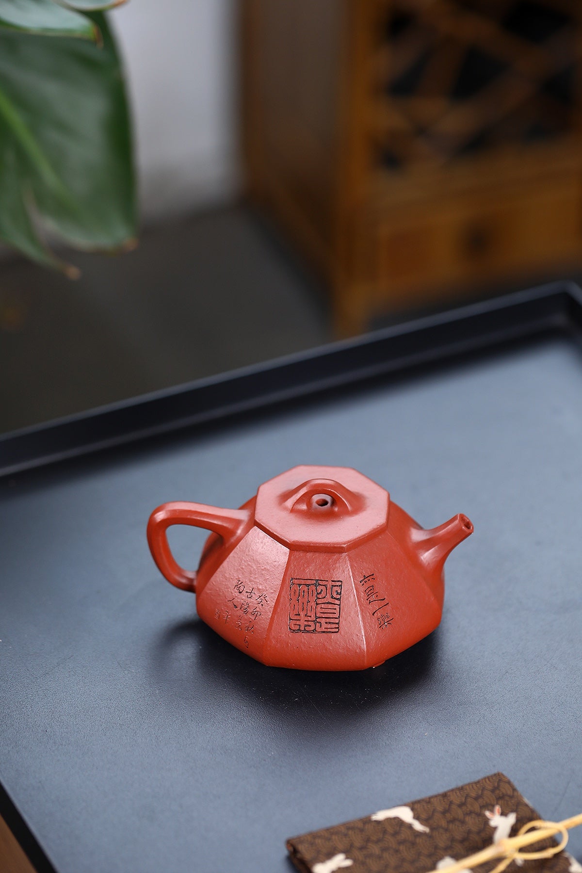 Ba Fang Shi Piao      200cc   - Yixing Zisha Purple Clay Teapot