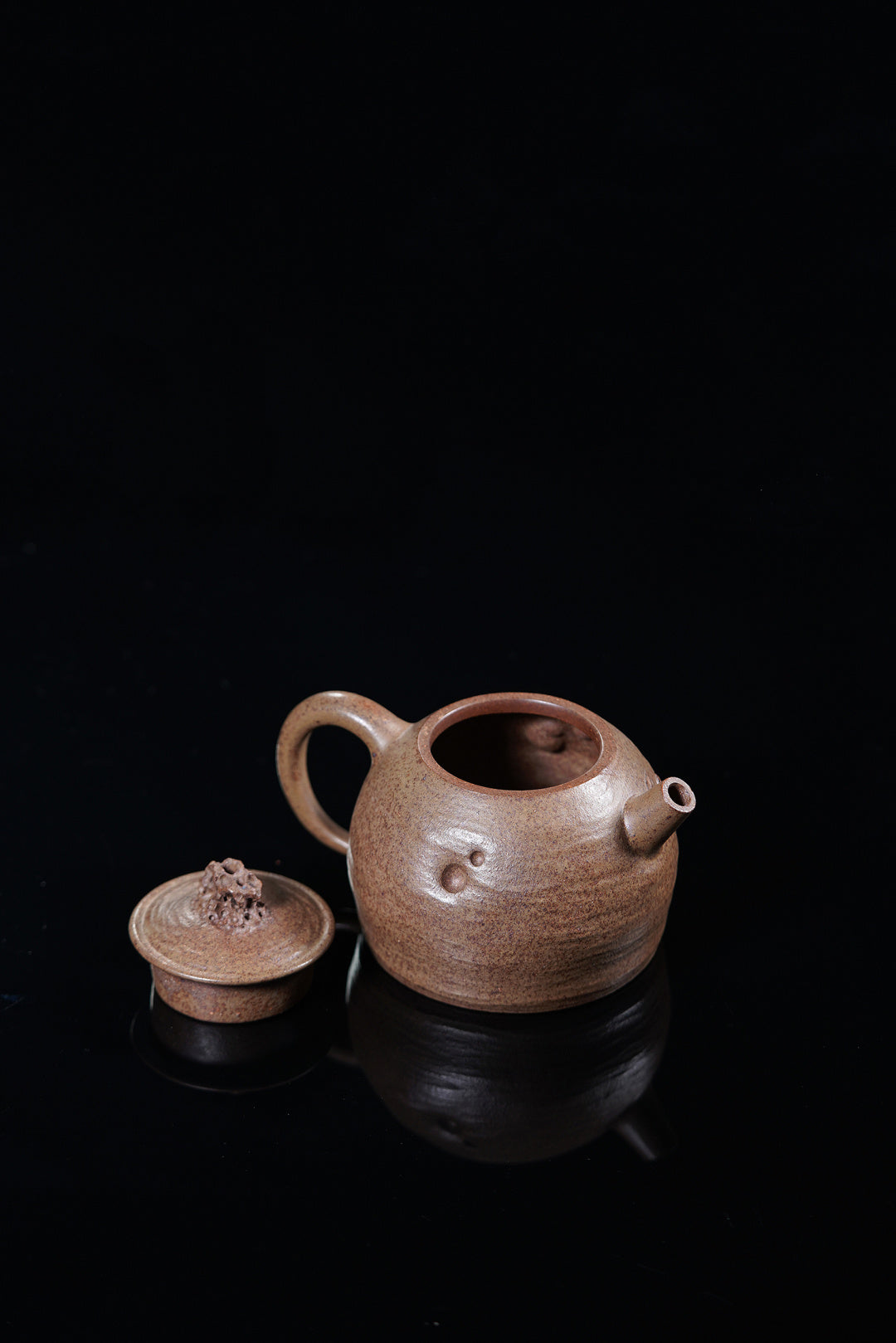 Tai Hu Shi Qu Hu     150cc   - Yixing Zisha Purple Clay Teapot