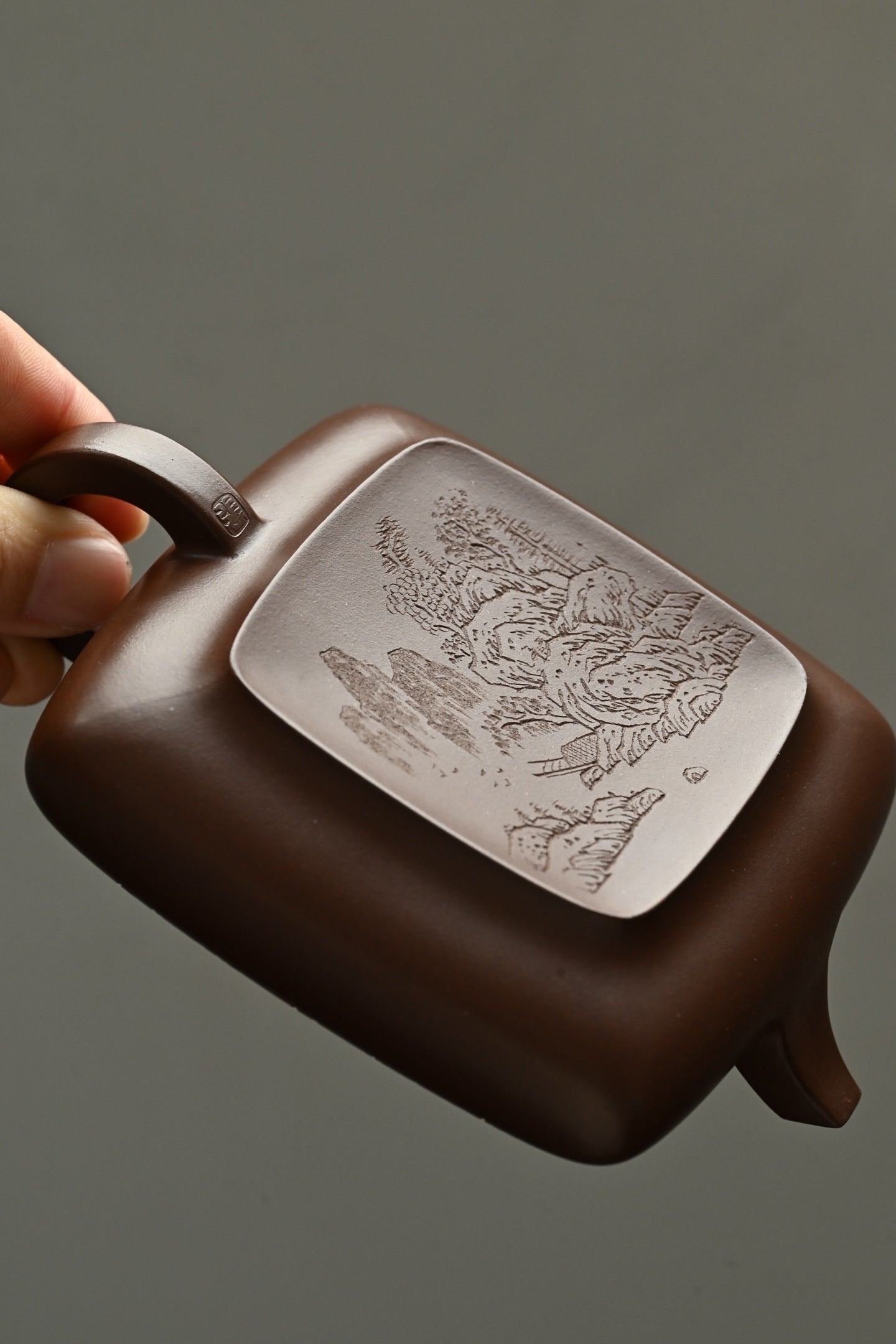 Han Hui Lao Ren     190cc   - Yixing Zisha Purple Clay Teapot