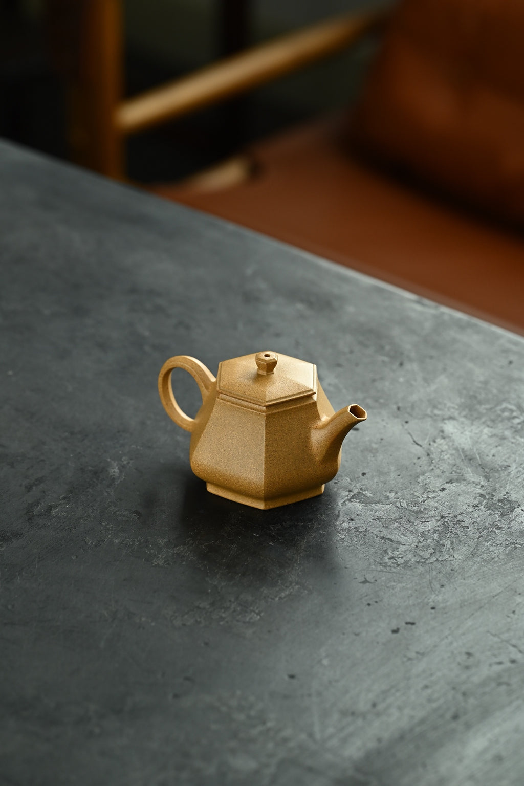 Jin Yun     150cc   - Yixing Zisha Purple Clay Teapot