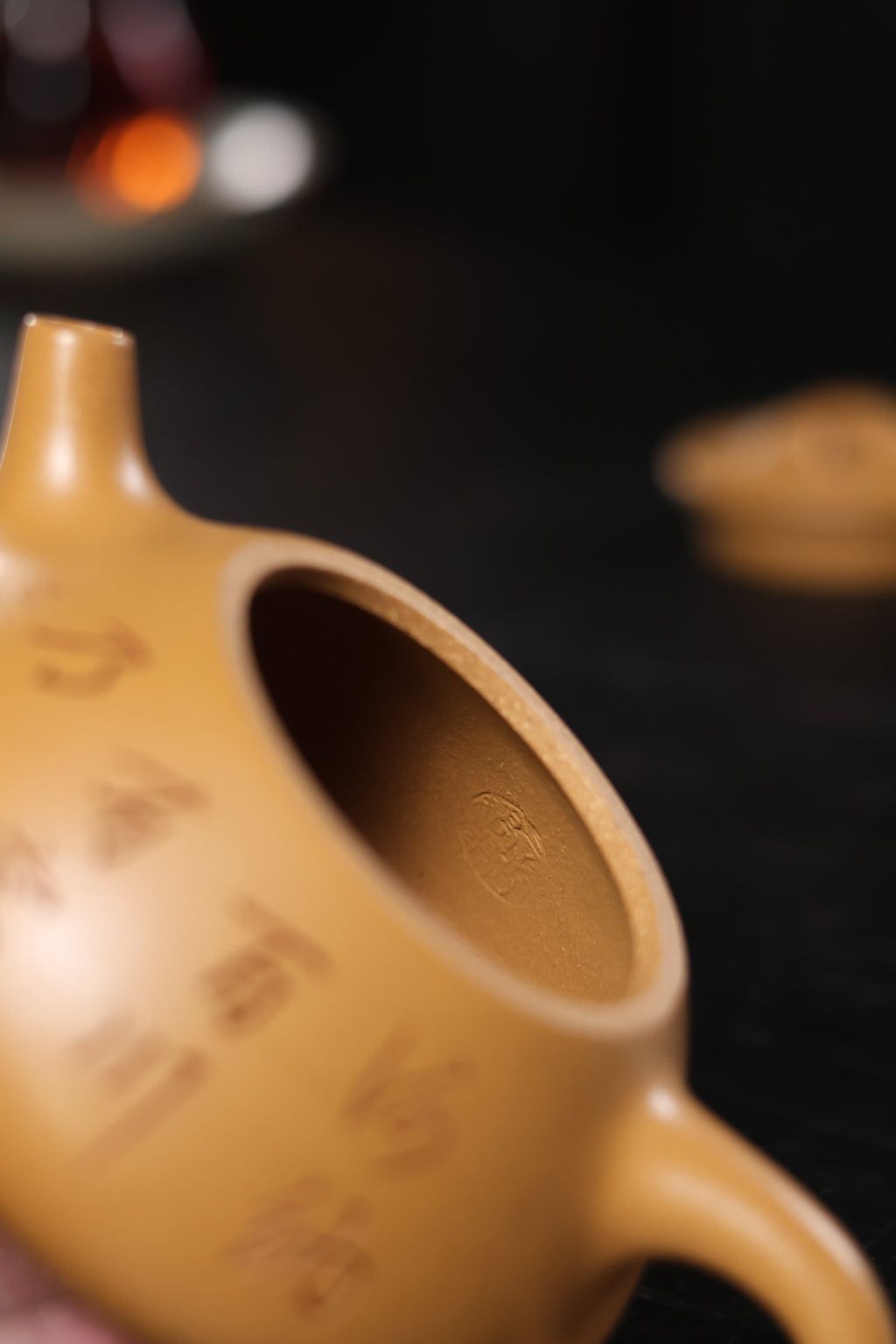 Da Man Piao     300cc   - Yixing Zisha Purple Clay Teapot