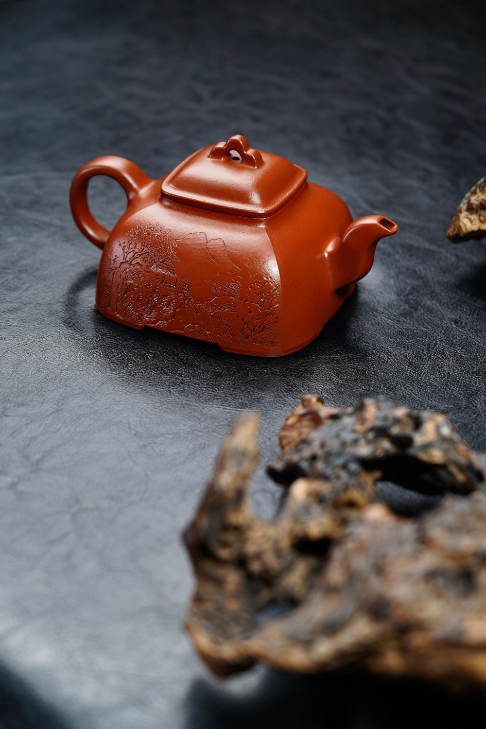 Gu Ling     290cc   - Yixing Zisha Purple Clay Teapot