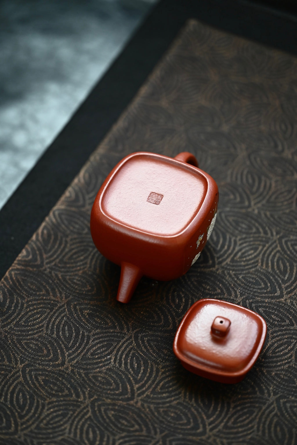 Tian Chuang    180cc   - Yixing Zisha Purple Clay Teapot