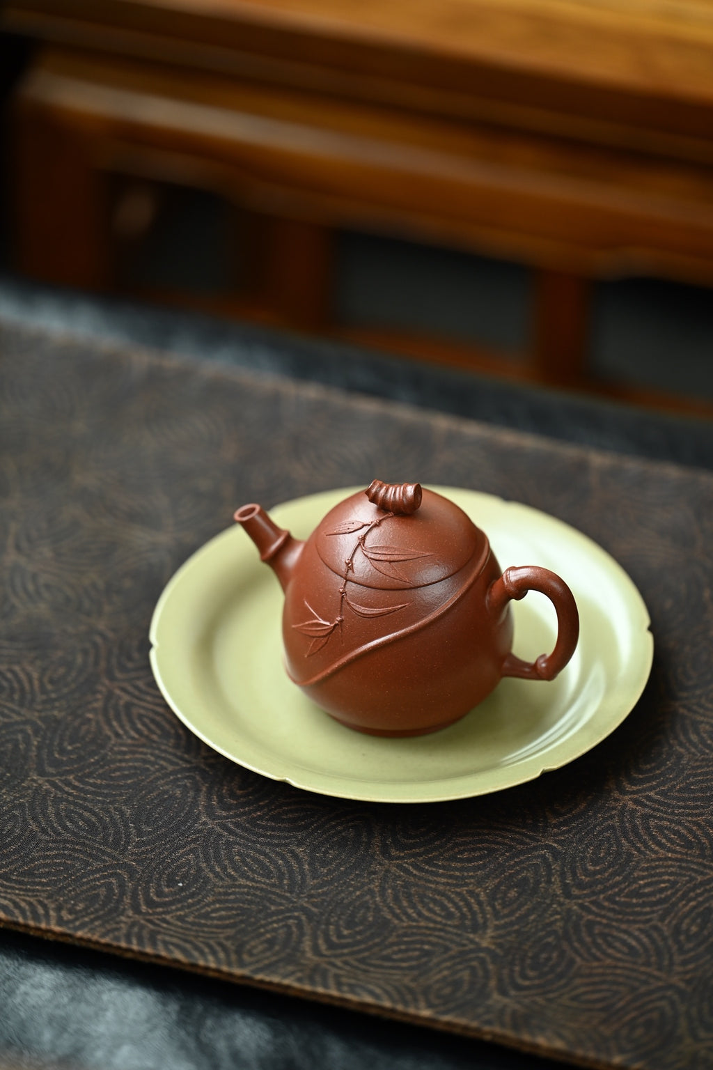 Qing Feng Zhu Ying    160cc   - Yixing Zisha Purple Clay Teapot