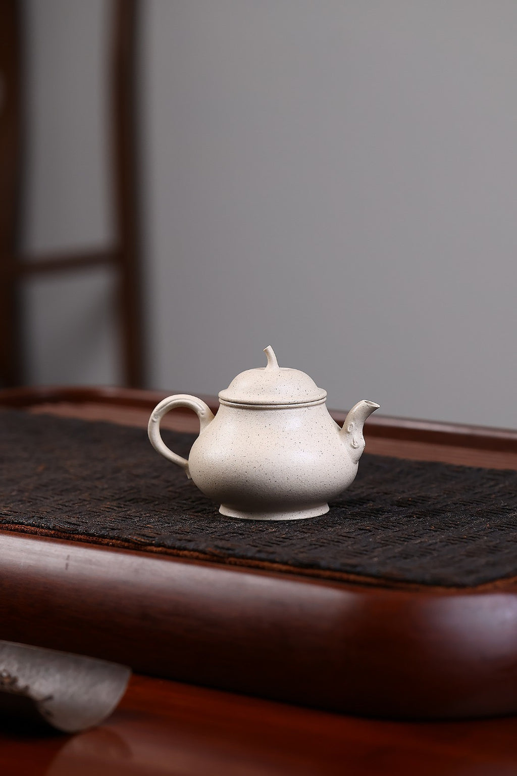 Qing Tao    130cc   - Yixing Zisha Purple Clay Teapot