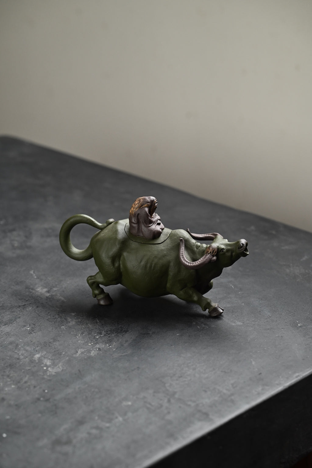 Lao Zi You Xue      200cc   - Yixing Zisha Purple Clay Teapot