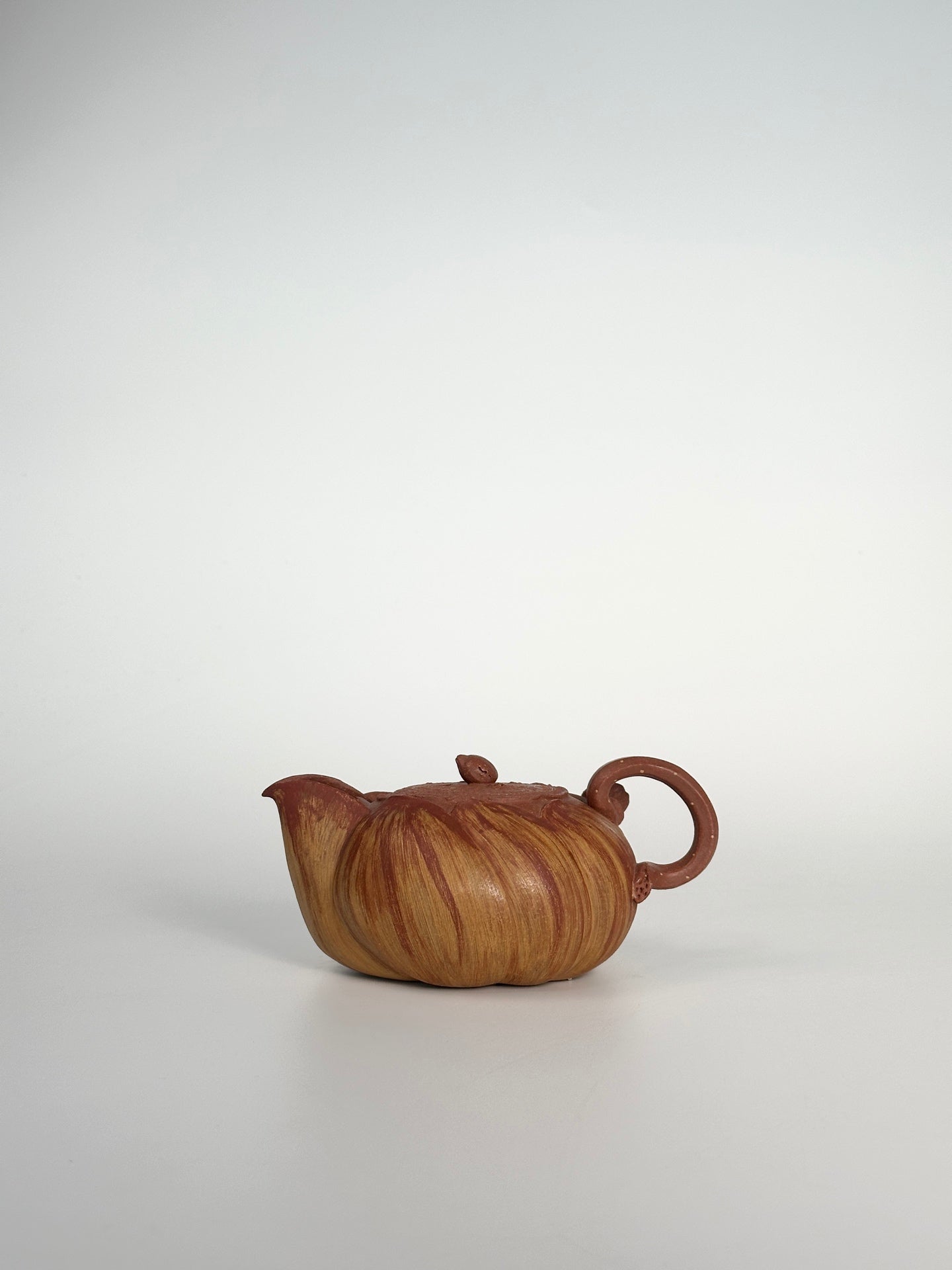 Hua Bao      225cc   - Yixing Zisha Purple Clay Teapot