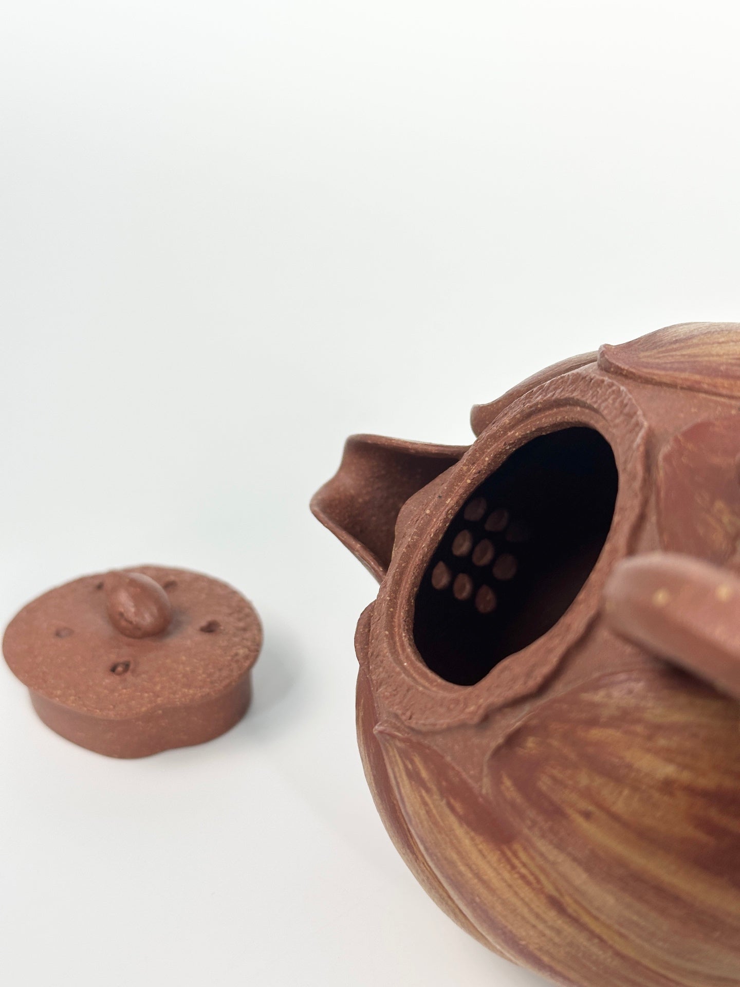 Hua Bao      225cc   - Yixing Zisha Purple Clay Teapot