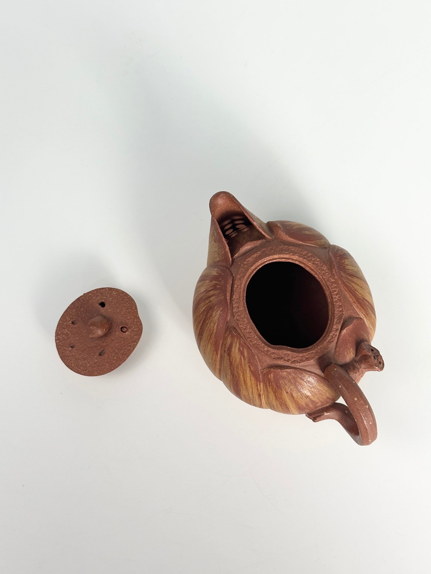 Hua Bao      225cc   - Yixing Zisha Purple Clay Teapot