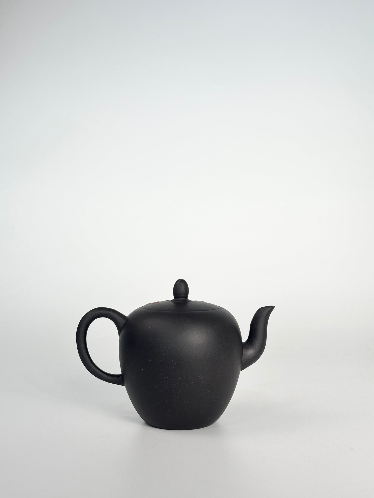 Chun Tian Lai Li       175cc   - Yixing Zisha Purple Clay Teapot