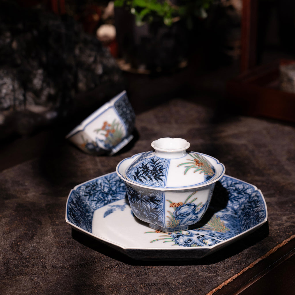 Shou Shi Shui Xian Ba Fang Hu Cheng     -Jingdezhen porcelain