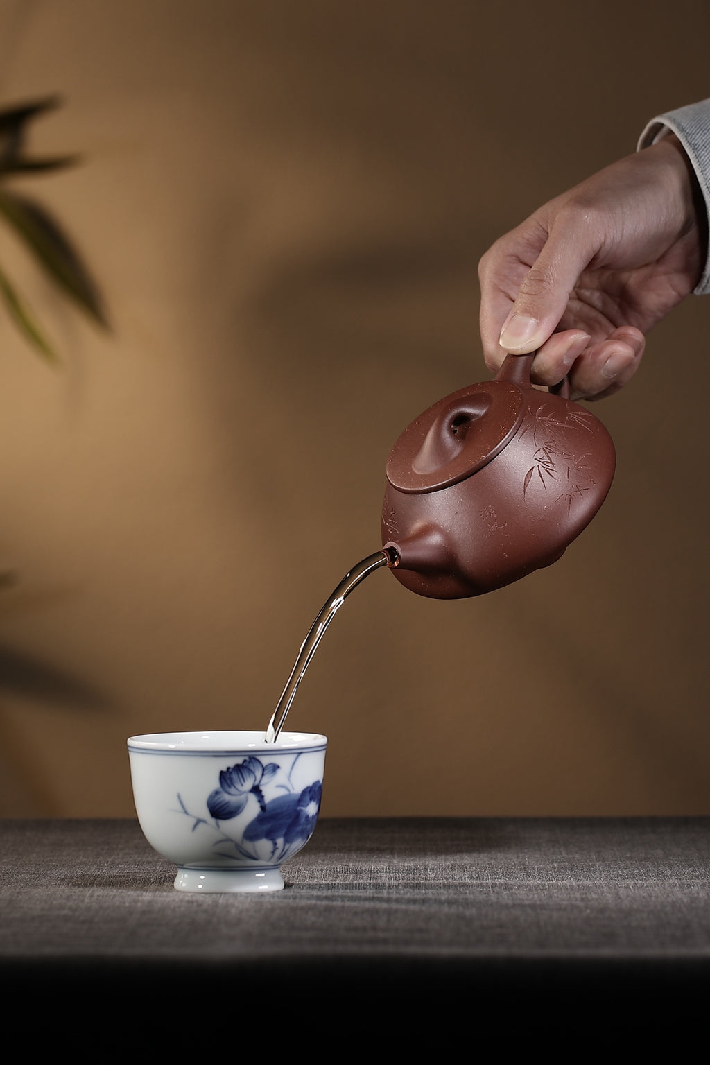 Jing Zhou Shi Piao     200cc   - Yixing Zisha Purple Clay Teapot